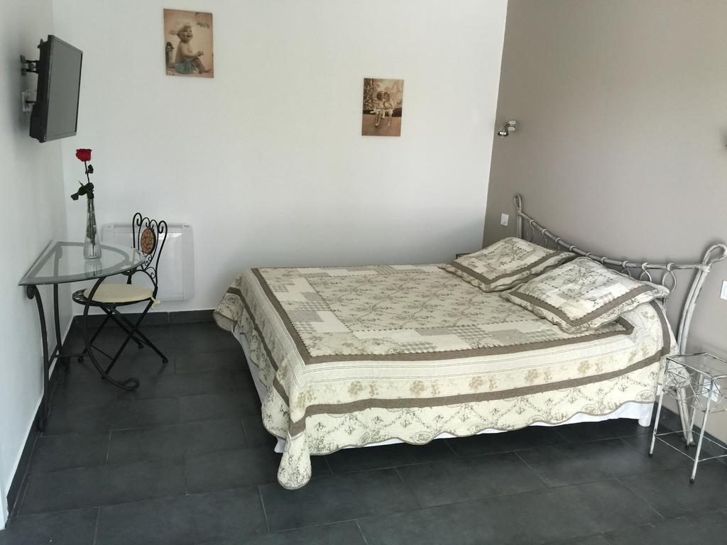 Chambres D'Hotes Le Mas Du Bijou Bleu Puget-sur-Argens Eksteriør billede